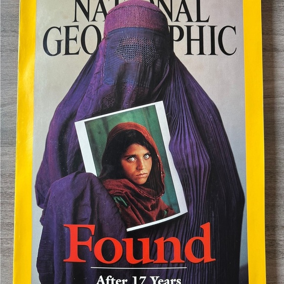 Super Vintage National Geographic Magazine lot. - Picture 2 of 10